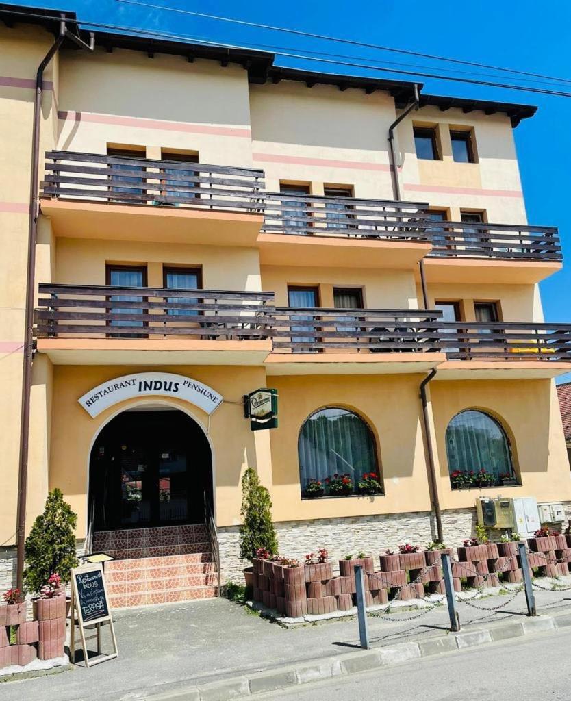 Pensiune Restaurant Indus Окна Сибиулуй Екстериор снимка